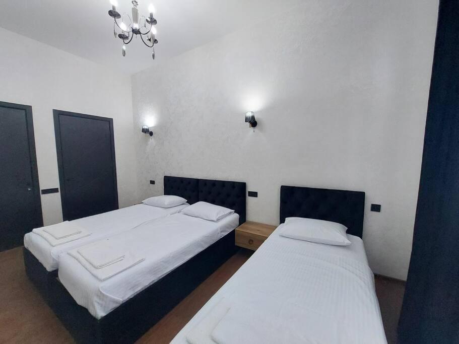 Soma Apartment Кутаиси Екстериор снимка