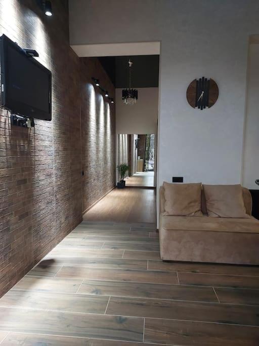 Soma Apartment Кутаиси Екстериор снимка